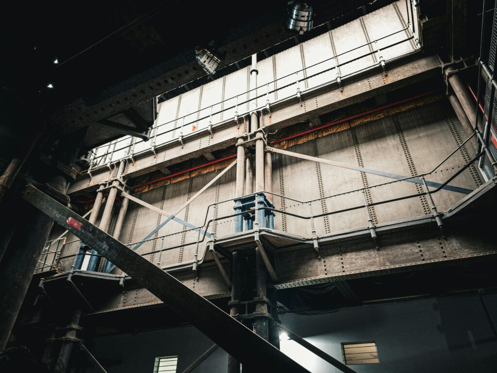 AÜG oder Werkvertrag? Was Produktionsleiter wissen müssen pexels obradebelu 33421996
